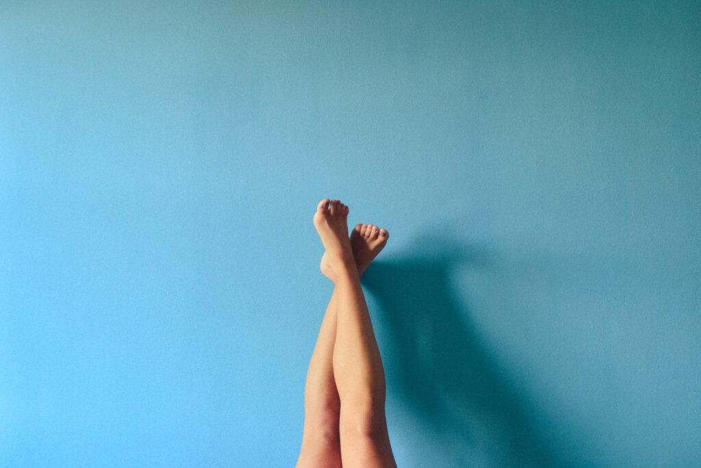 Zespół niespokojnych nóg to popularne zaburzenie ruchowe
