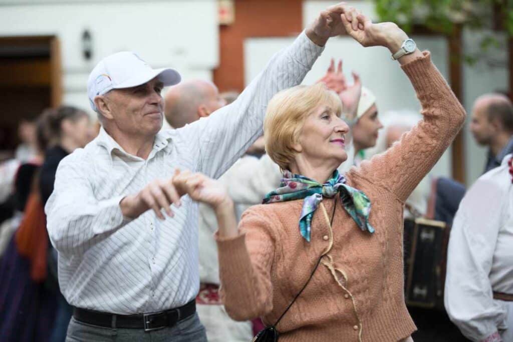 Neurolog z Promente poleca taniec dla osób chorujących na Parkinsona